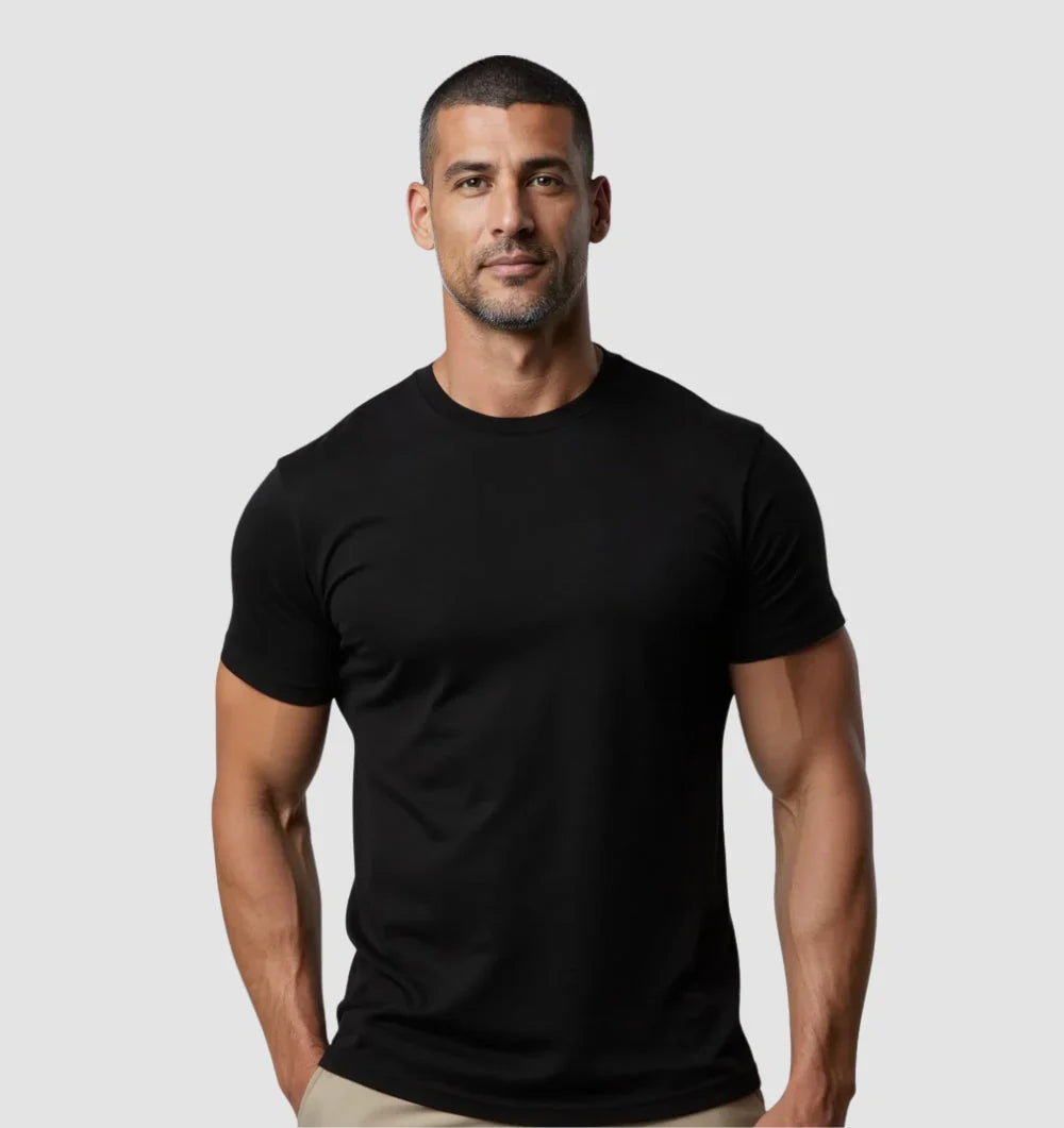 muscle fit black t shirt Main image